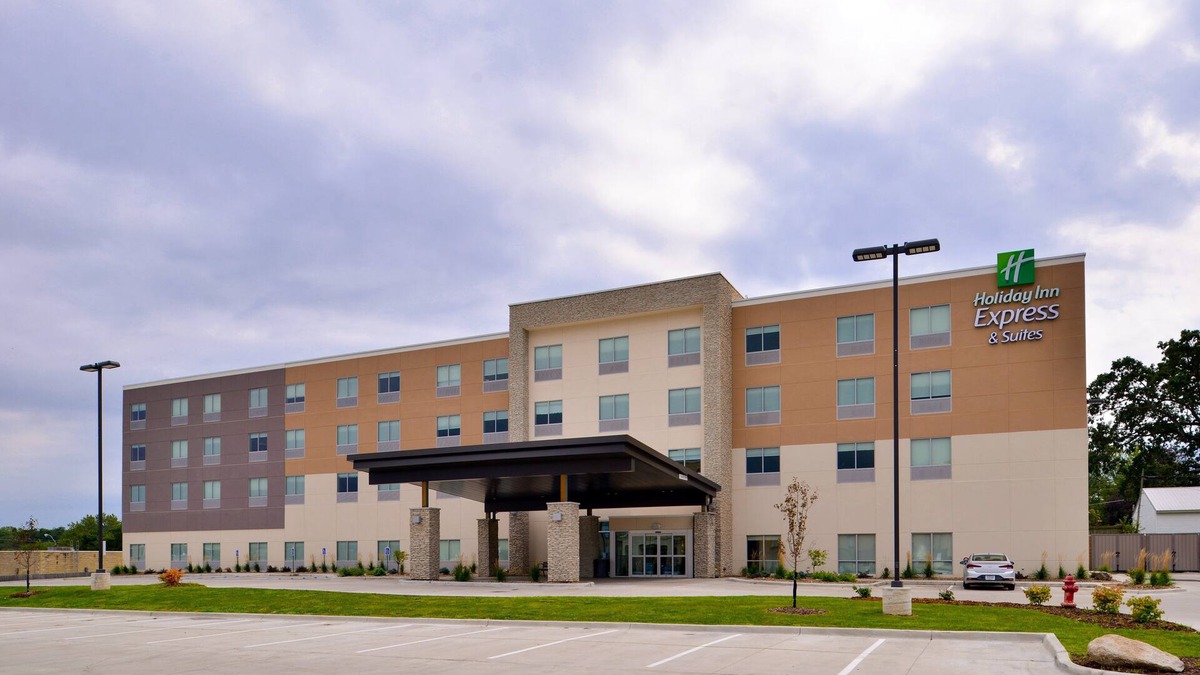 Ottumwa Hotel | Holiday Inn Express & Suites Ottumwa by IHG