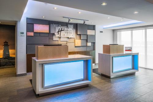 Halifax Hotel | Holiday Inn Express & Suites Halifax - Bedford by IHG