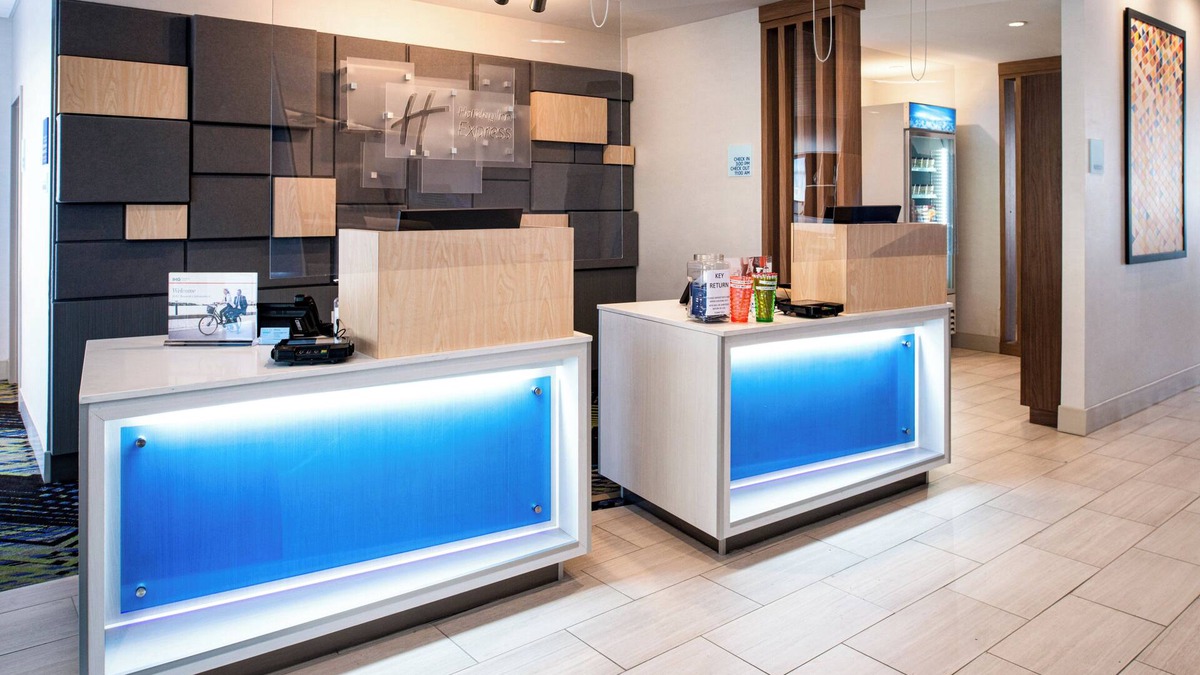 Elko Hotel | Holiday Inn Express & Suites Elko by IHG