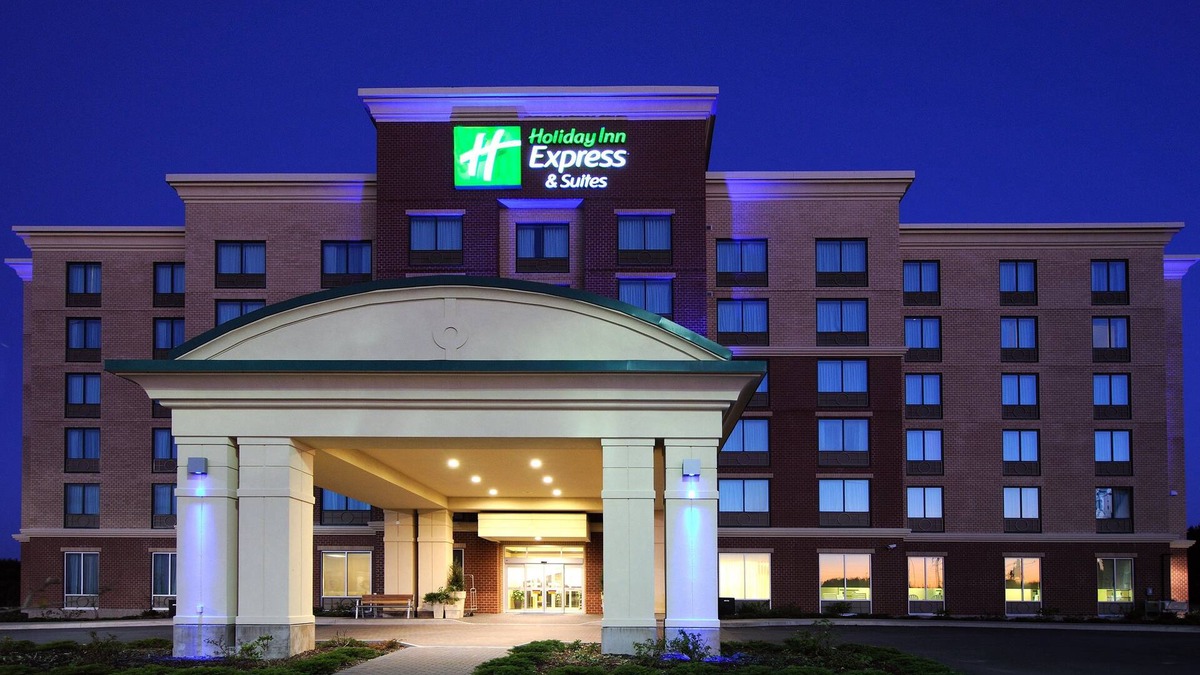 Enfield Hotel | Holiday Inn Express & Suites Halifax Airport by IHG