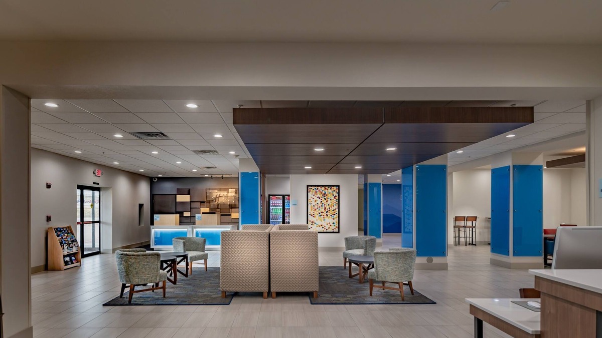 West Hotel | Holiday Inn Express & Suites N Waco Area - West by IHG