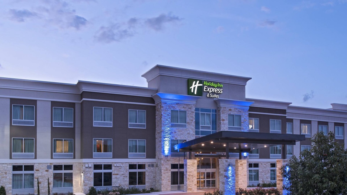 Grandview Hills Hotel | Holiday Inn Express & Suites Austin NW - Four Points by IHG