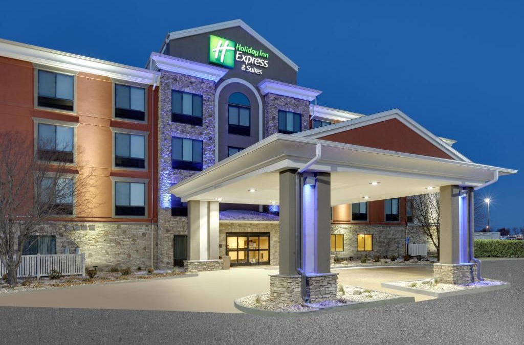 Mitchell Hotel | Holiday Inn Express & Suites Mitchell by IHG