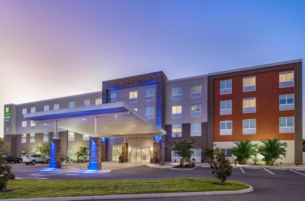 Ruskin Hotel | Holiday Inn Express & Suites - Ruskin by IHG