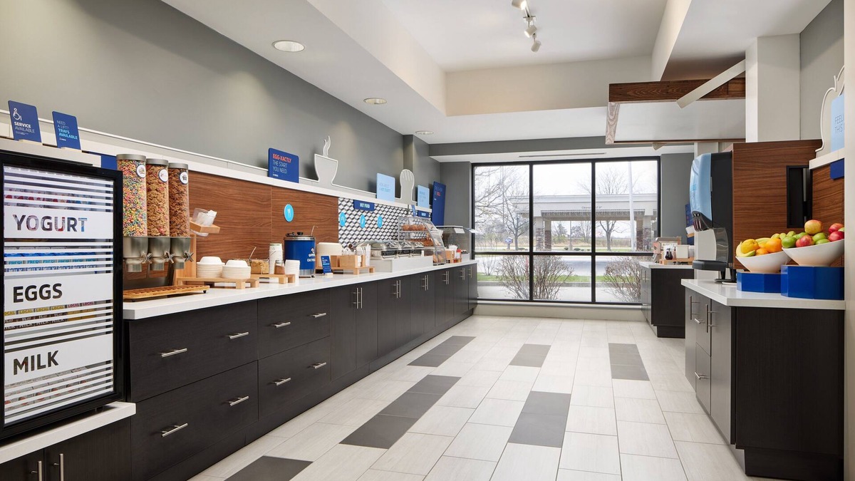 Seymour Hotel | Holiday Inn Express & Suites Seymour by IHG