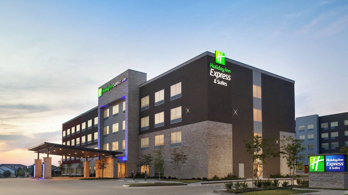 Pflugerville Hotel | Holiday Inn Express & Suites Austin North - Pflugerville by IHG