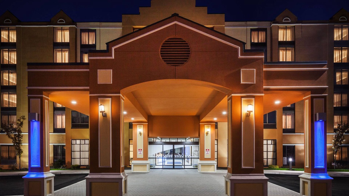 South Portland Hotel | Holiday Inn Express Hotel & Suites South Portland by IHG