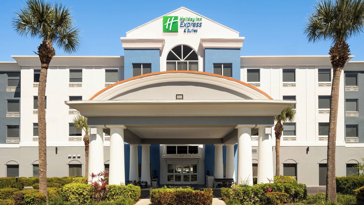 St. Petersburg - Clearwater Hotel | Holiday Inn Express St. Petersburg North (I-275) by IHG