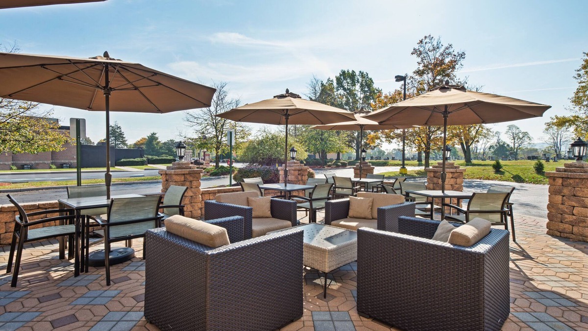 Middletown Hotel | Holiday Inn Harrisburg East by IHG