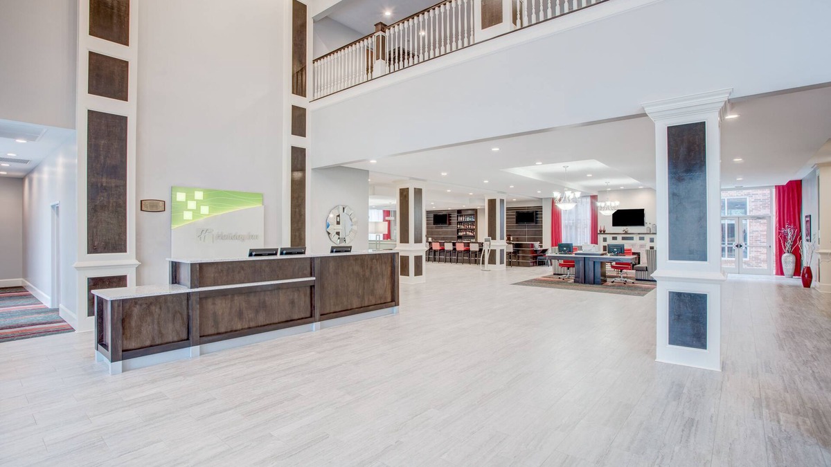 Lafayette Hotel | Holiday Inn Hotel & Suites Lafayette North by IHG