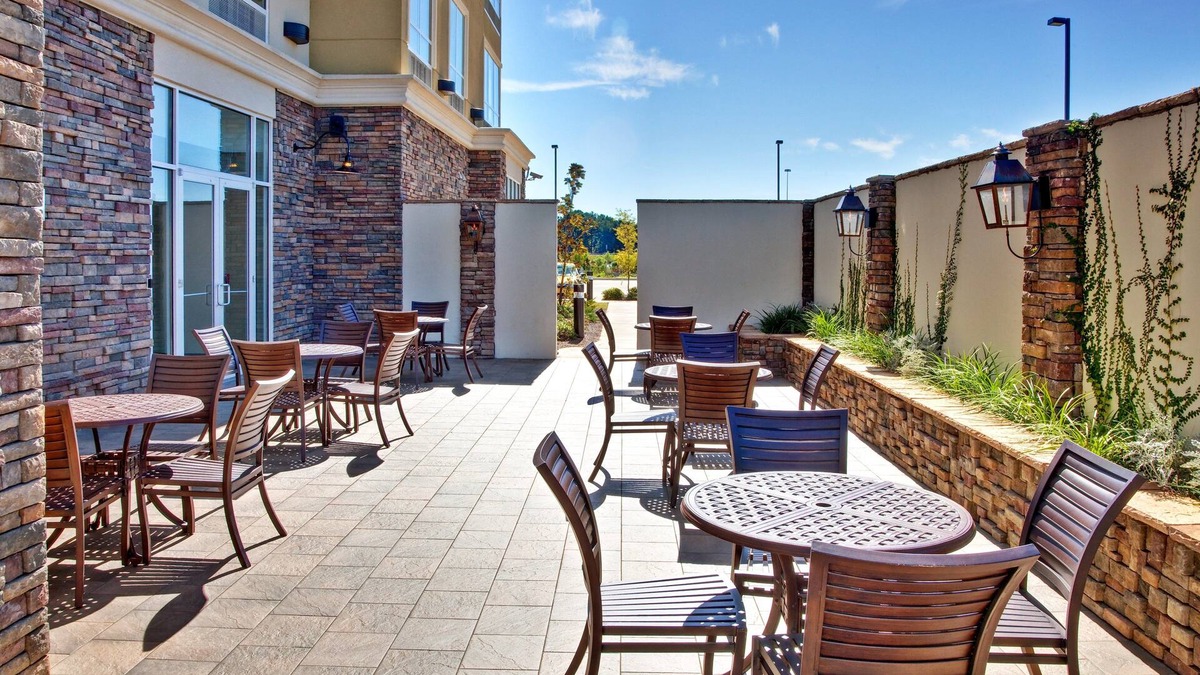 Pearl Hotel | Holiday Inn Jackson Southeast - Pearl by IHG