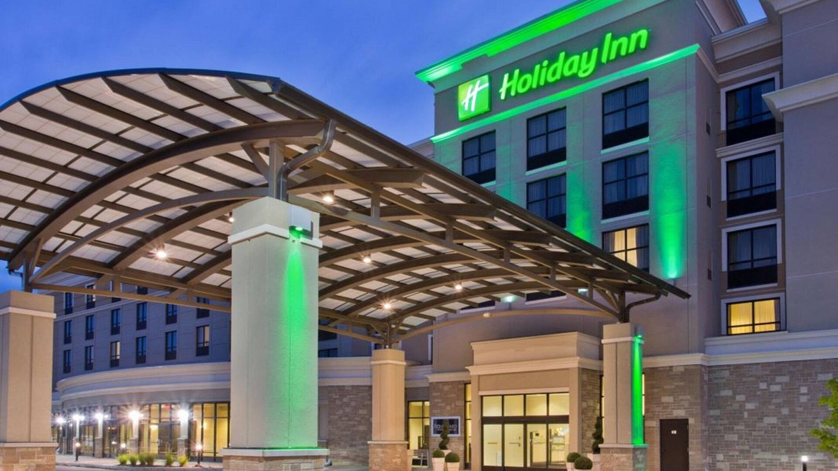 Kansas City Hotel | Holiday Inn Kansas City - Northeast by IHG