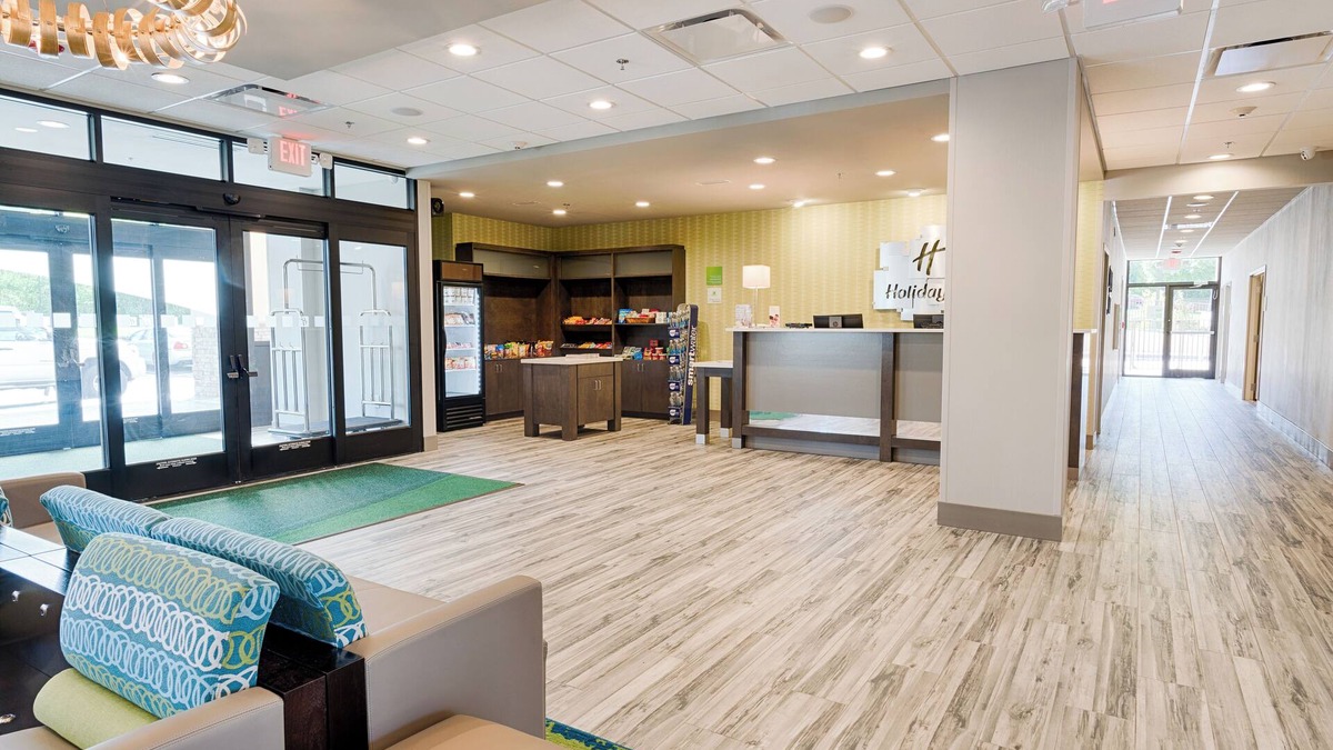 Knoxville Hotel | Holiday Inn Knoxville N - Merchant Drive by IHG