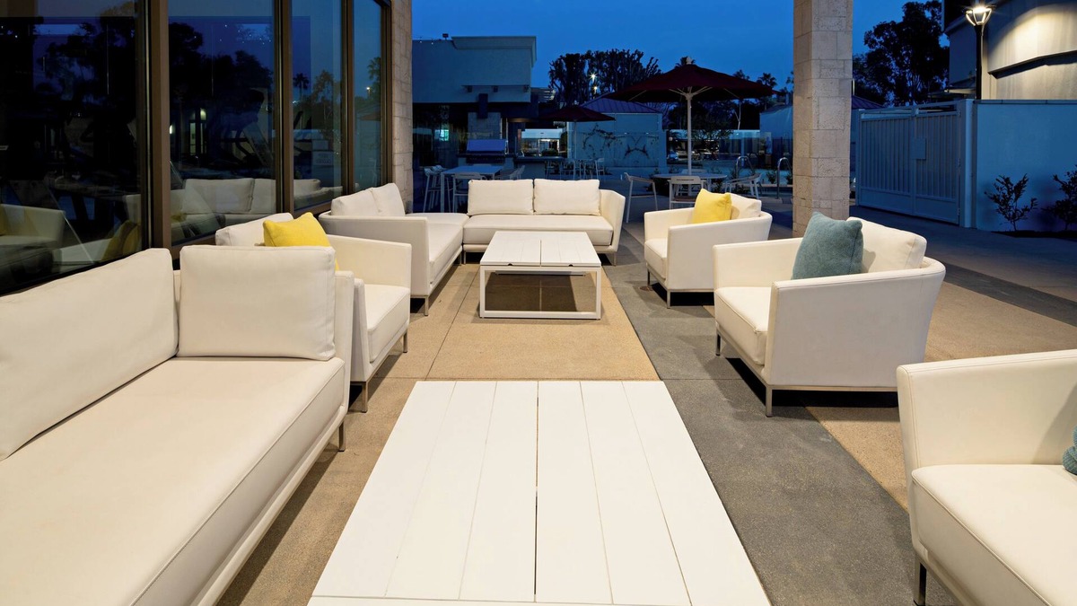 Harbor Hotel | Holiday Inn Long Beach Airport Hotel and Conference Center by IHG