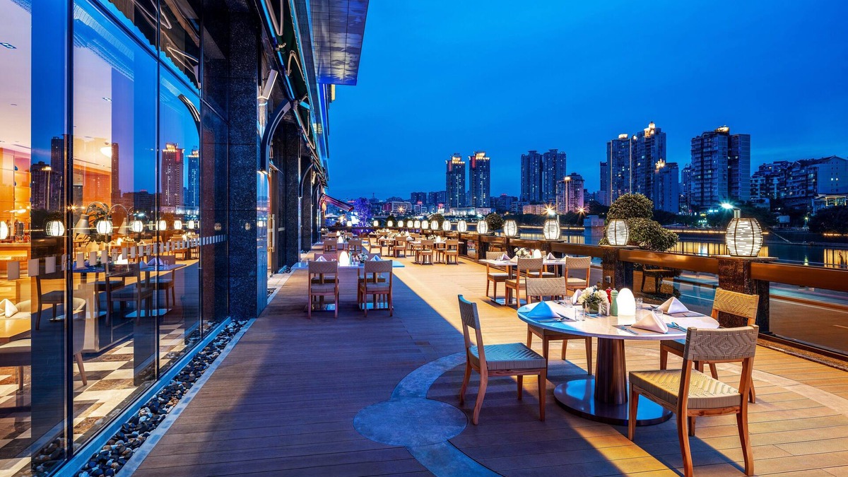Shizhong District Hotel | Holiday Inn Neijiang Riverside by IHG