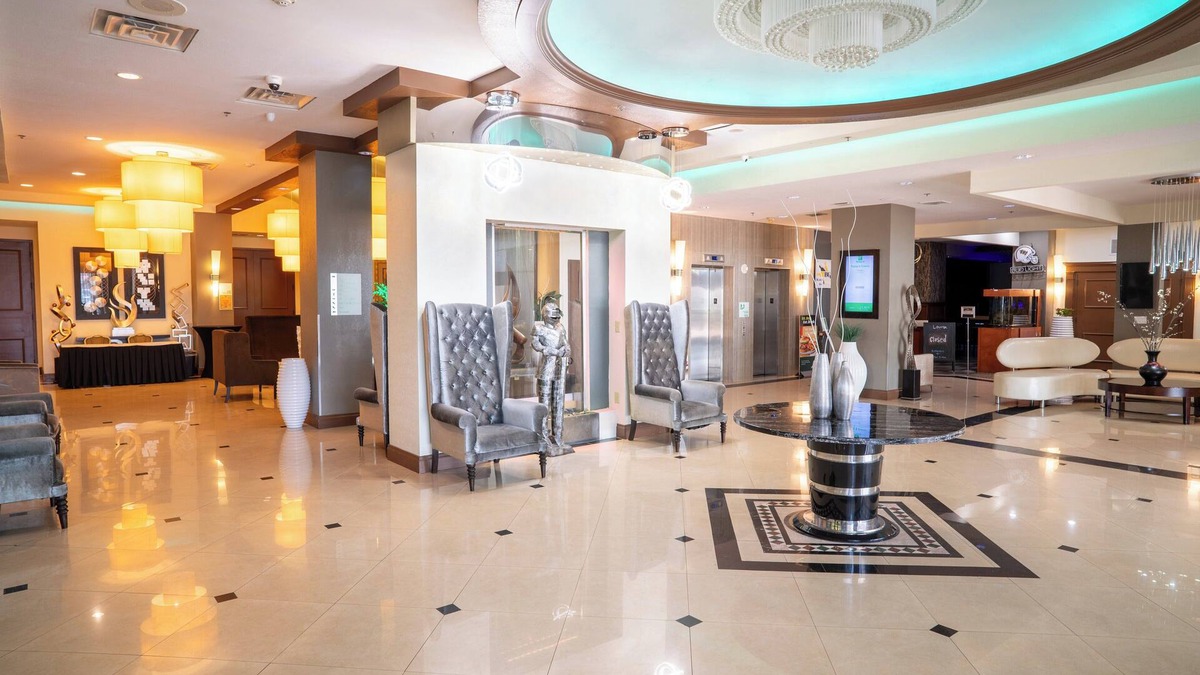 Orlando Hotel | Holiday Inn Orlando East - UCF Area by IHG