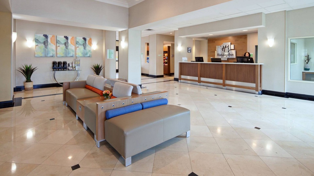 Palmdale Hotel | Holiday Inn Palmdale-Lancaster by IHG