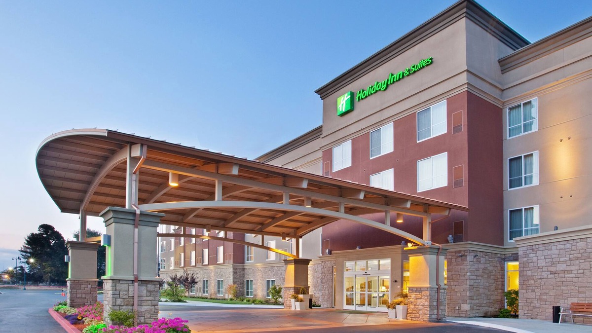 Oakland Hotel | Holiday Inn & Suites Oakland Airport by IHG
