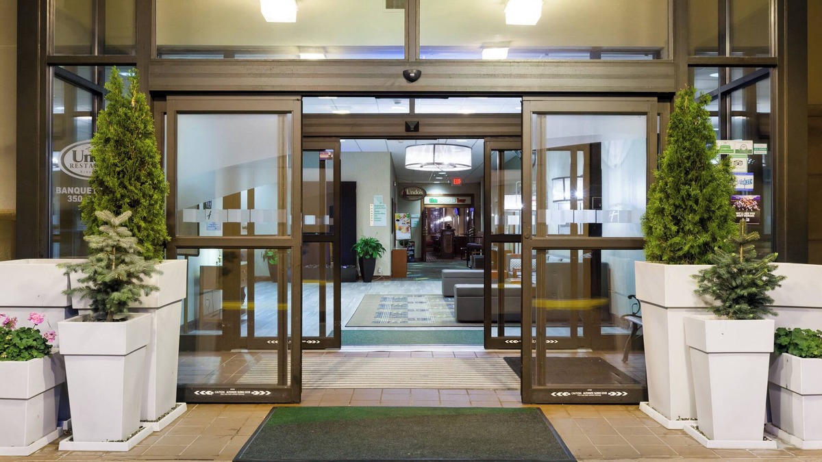 Colliers Hotel | Holiday Inn Weirton - Steubenville Area by IHG