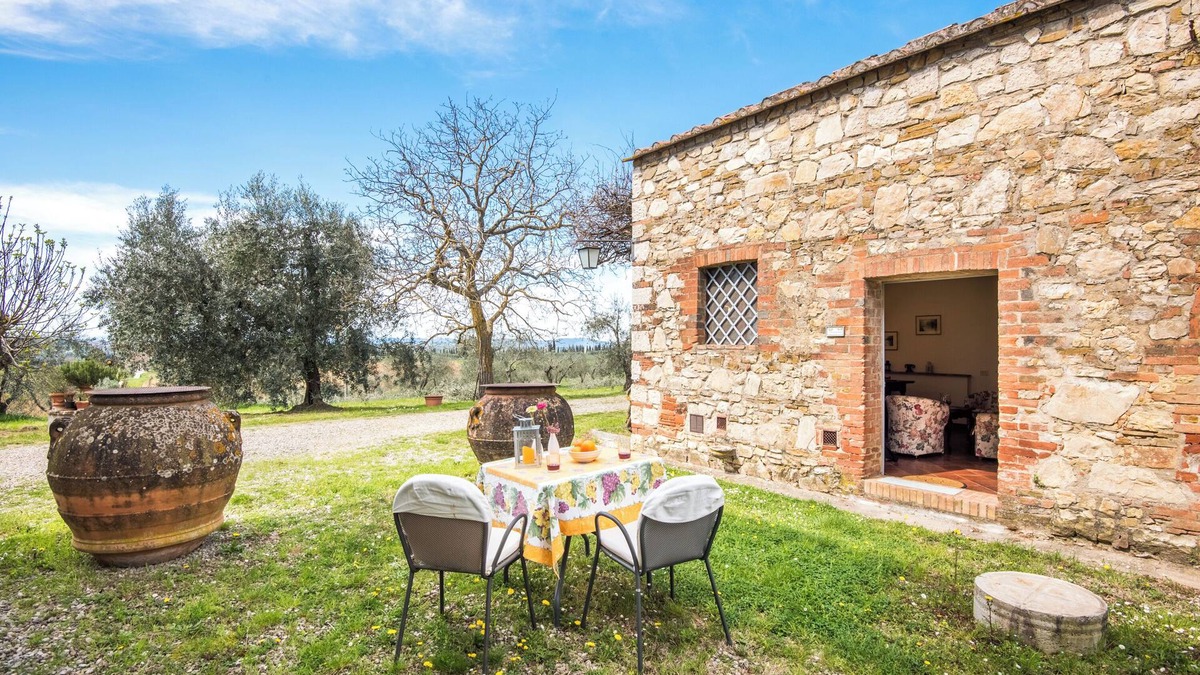 Ponte di Gabbiano House | Holiday Home "Limonaia" with Shared Pool, Communal Garden and Wi-Fi