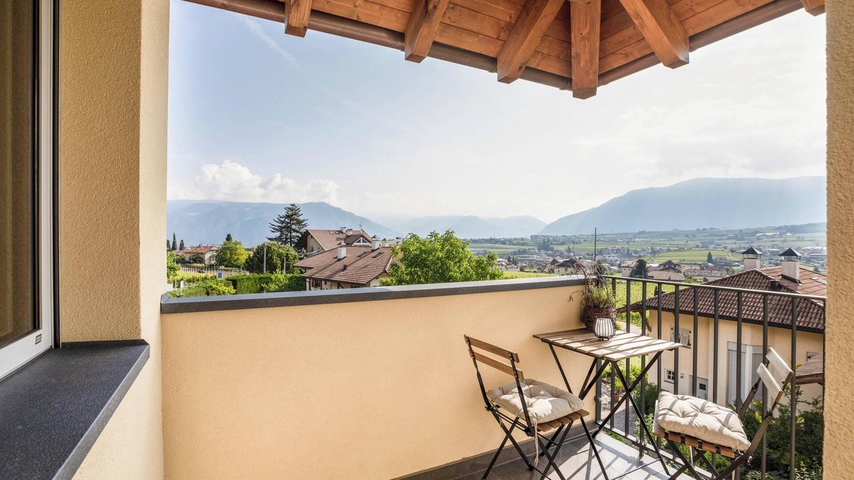 St. Michael/San Michele Apartment | Holiday Apartment 'Meine Bleibe - Olive' with Mountain View, Garden & Wi-Fi