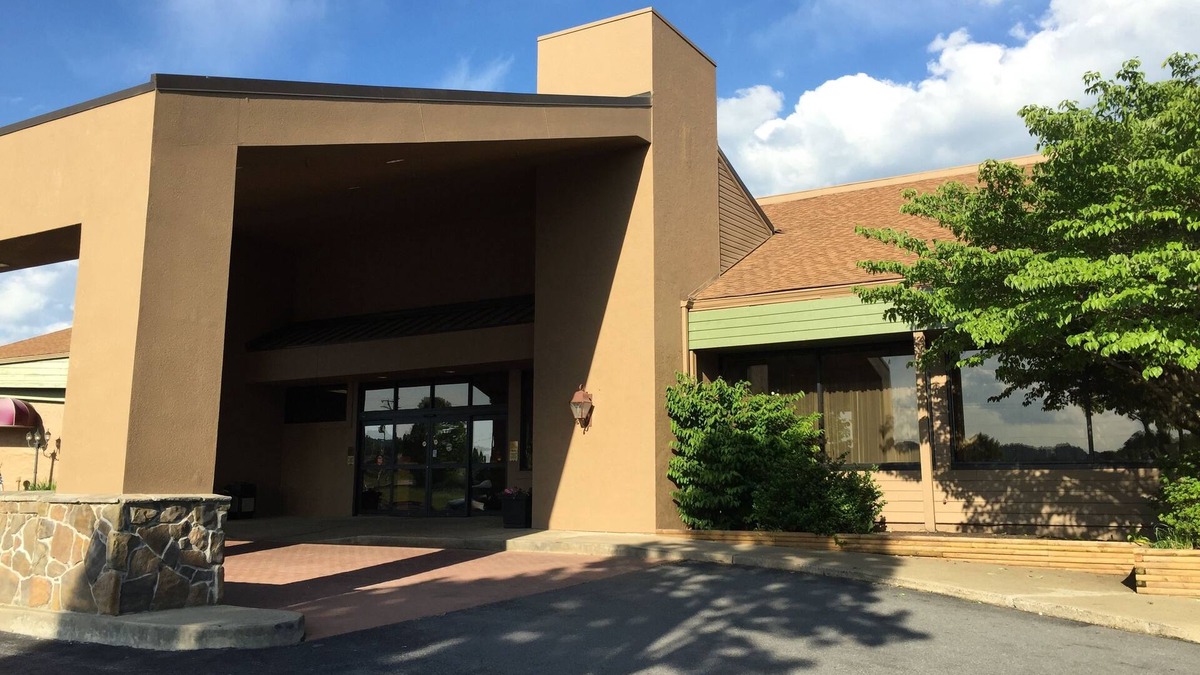 Summerlee Hotel | Holiday Lodge Hotel & Conference Center