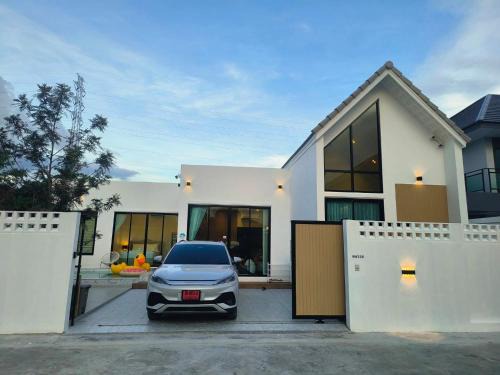 Bang Saen Ville House | Holiday Pool Villa Bangsean Chonburi - 3 Bedrooms Villas up to 12 people