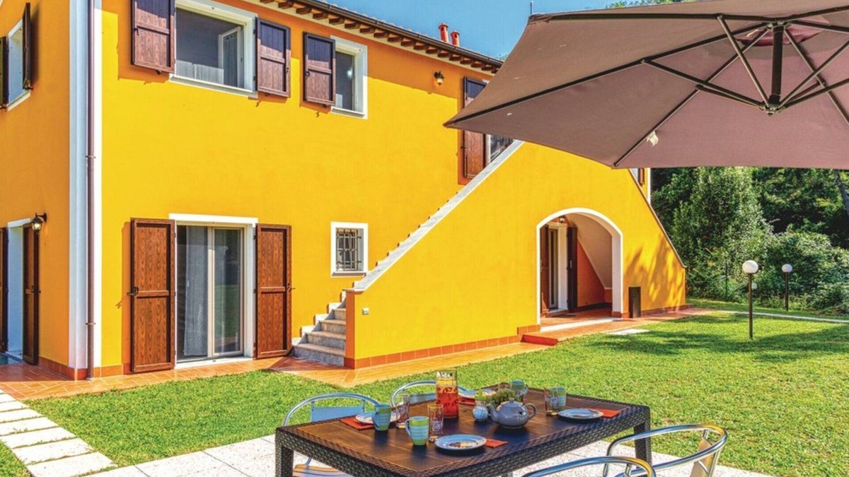 Carrara House | Holiday Raffaello