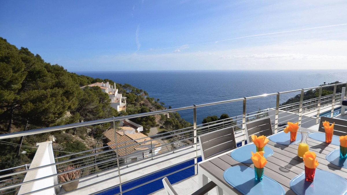 Aiguablava House | Holiday Rental semi-detached house with private pool in Begur, Sa Tuna