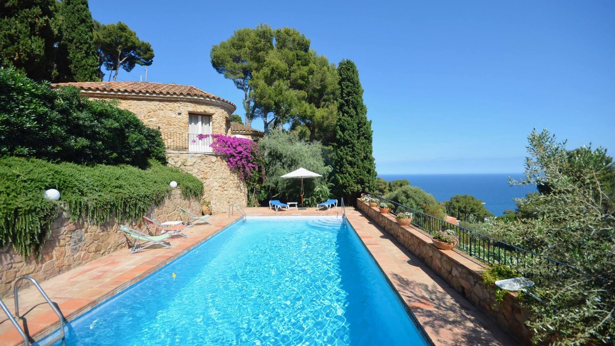 Aiguablava House | Holiday rental villa with swimming pool in Begur, Aiguablava