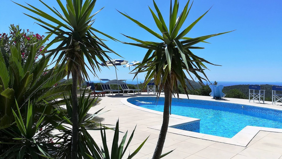 Itri Villa | Holiday Resorts for 10 Persons, With Swimming Pool, Wifi and air Conditioner