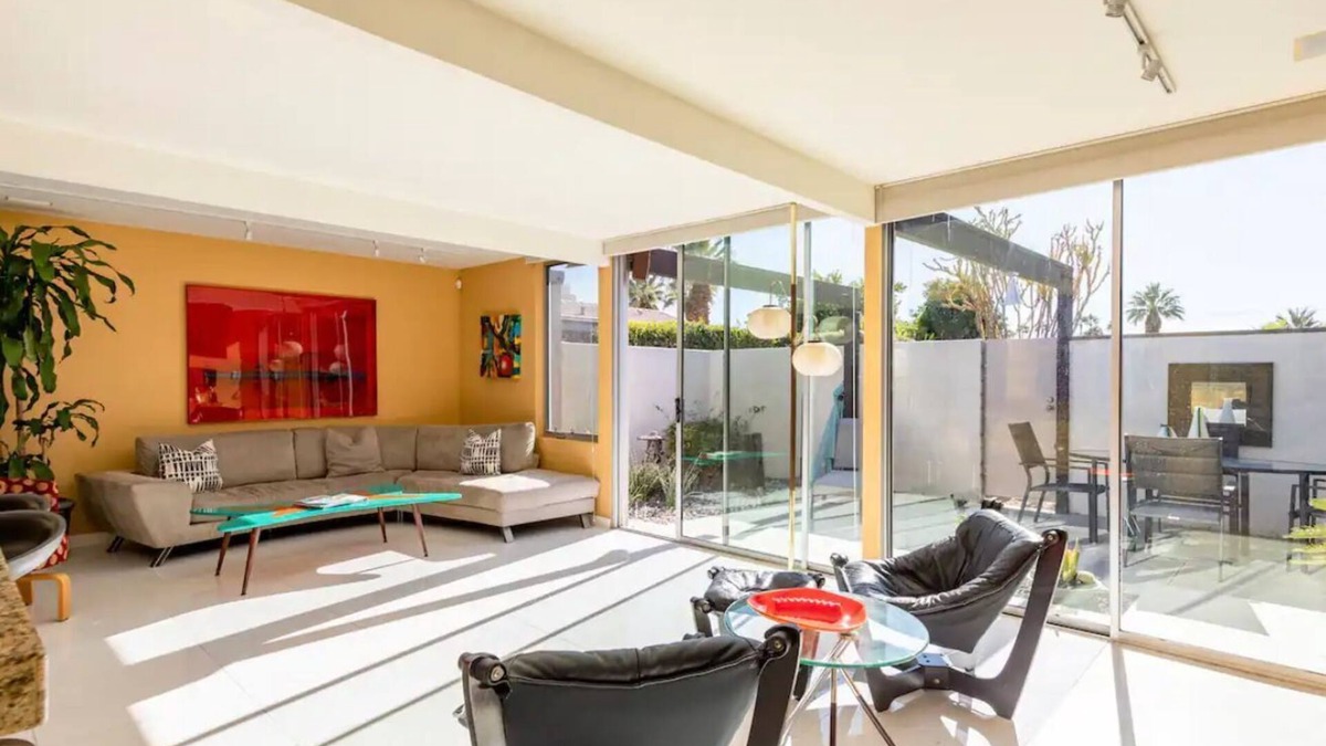 Racquet Club Estates Condo | Holiday Special. Dec 1 thru Dec 31 $95. per night