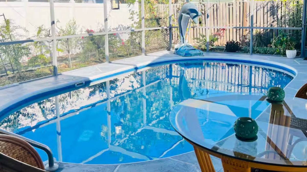 Regency Park House | Holiday Specials! Dog-Friendly Tropical Getaway with a Covered Pool