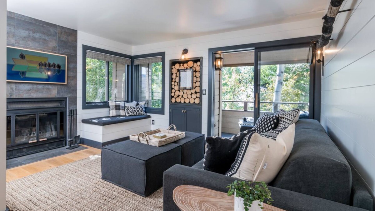 Elkhorn Village Condo | Holiday Stays Available! Contemporary Condo Elkhorn Golf Course with West-Facing Views