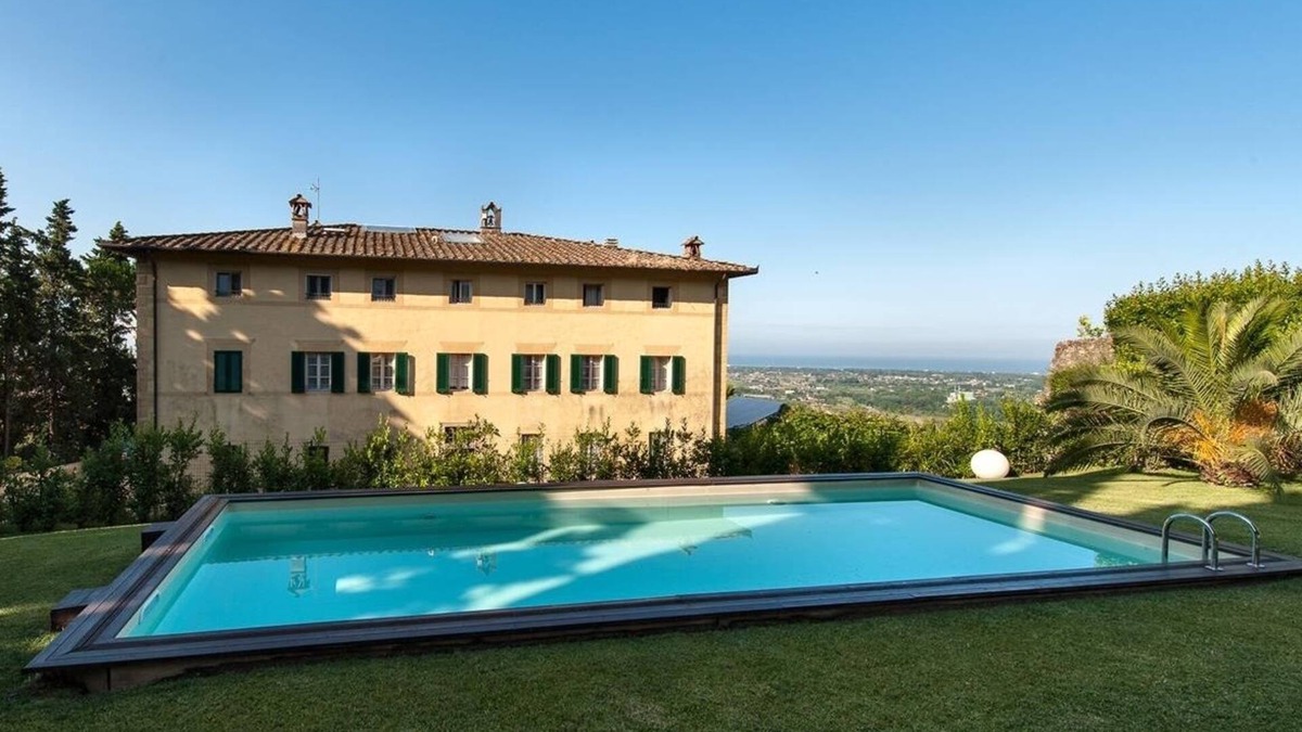 Marina di Pietrasanta Villa | holiday vacation large villa italy, tuscany, lucca, pietrasanta, view of sea, sea views, pool, air conditioning, wedding
