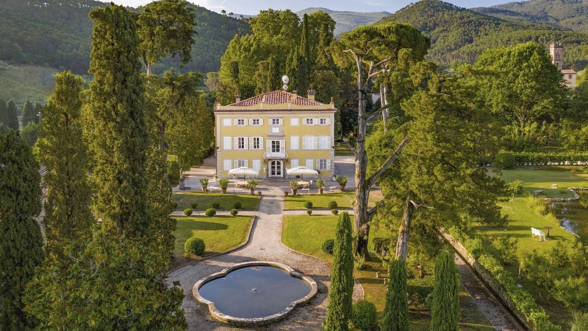 Vorno Villa | holiday vacation large luxury villa rental italy, tuscany, near lucca, pool, view, wi-fi, air conditioning, chef service