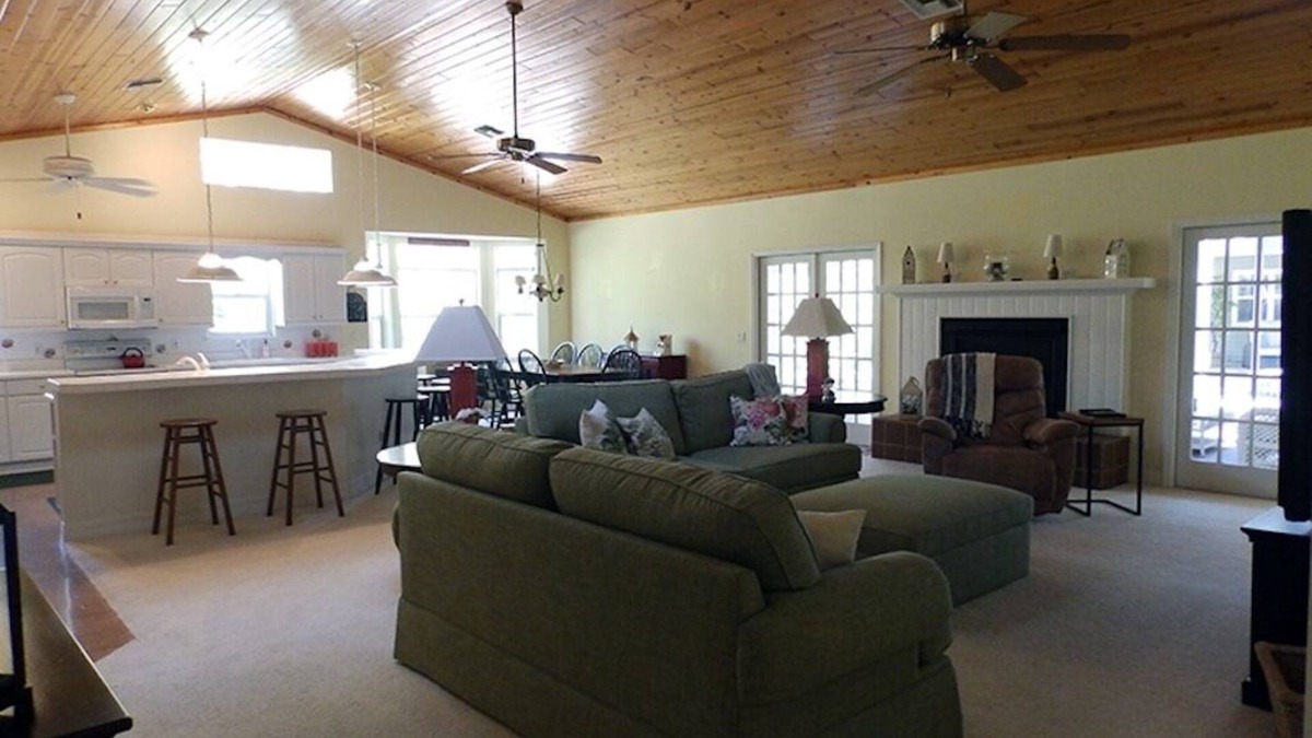 Lake County House | Holiday Vacation Rental Home