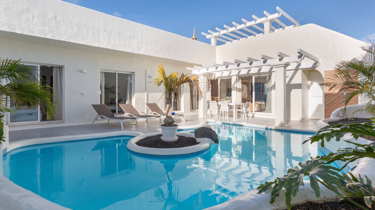 Geafond Villa | Holiday Villa 'Ole Bahiazul - Private Pool' with Sea Views, Wi-Fi and Air Conditioning