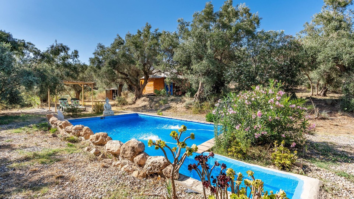 Lanjaron House | Holiday Yurt 'Eco Yurta Lanjarón' with Mountain View and Shared Pool