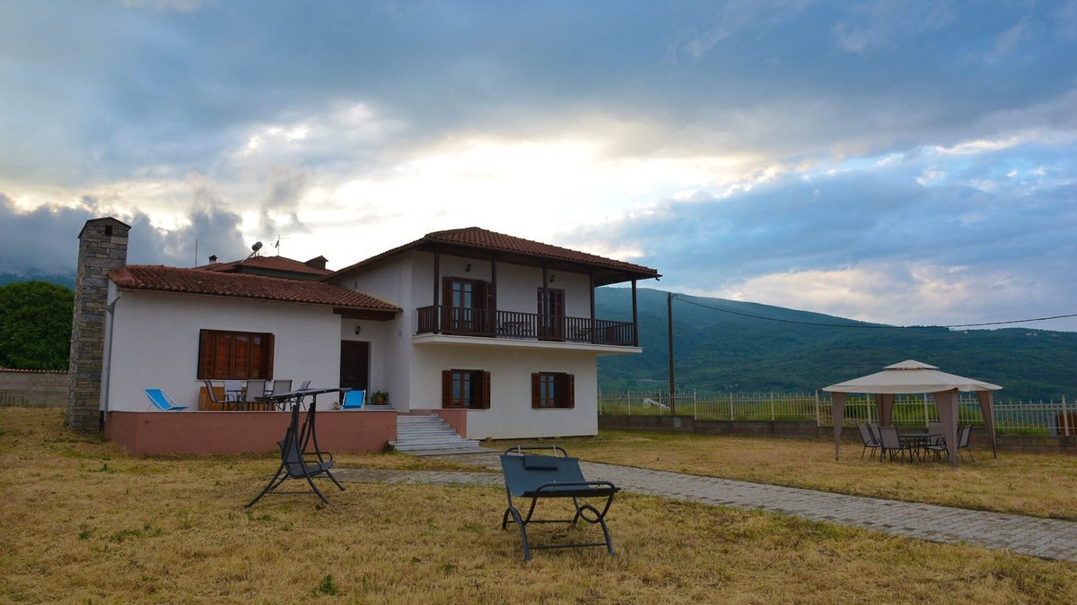 Tempi Villa | Holidays at your convenience. Holidays at home.