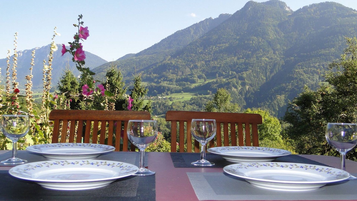 Vinzier Apartment | Holidays between Lake Geneva and the mountains