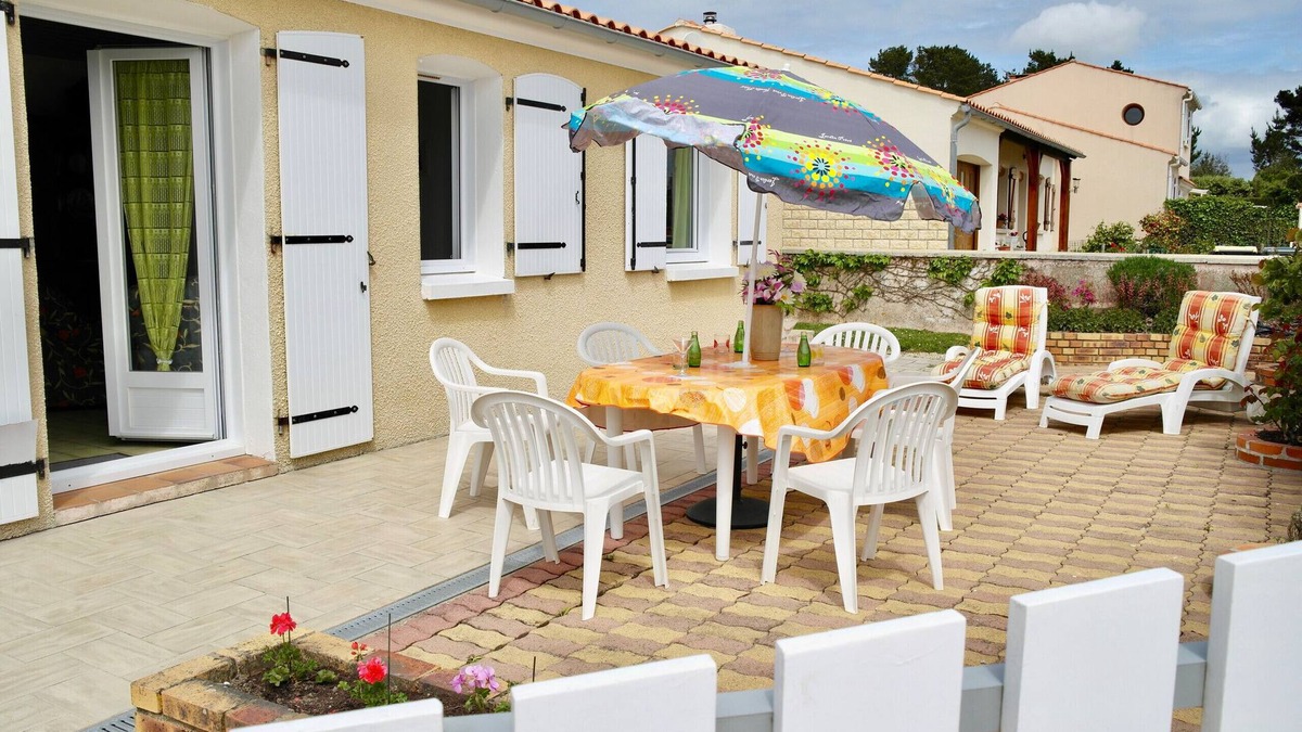 Brem Sur Mer Ski Chalet | Holidays for 4 in Brem-sur-Mer