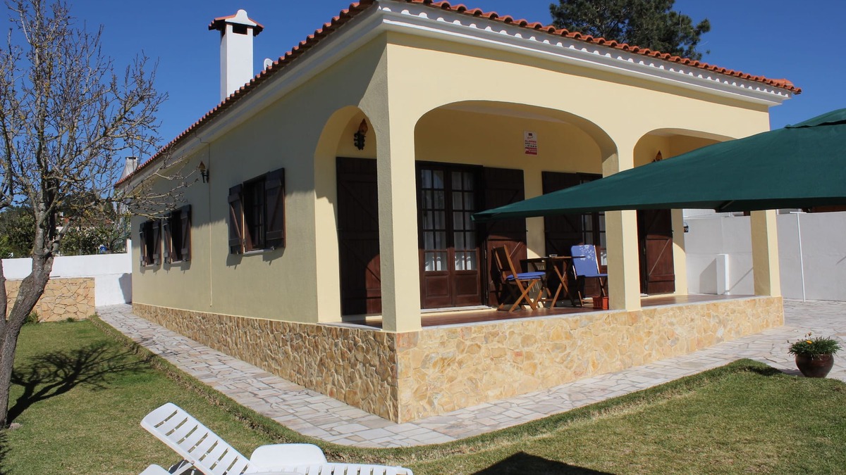 Lagoa de Albufeira Cottage | holidays in walking distance to the beach (1 km)