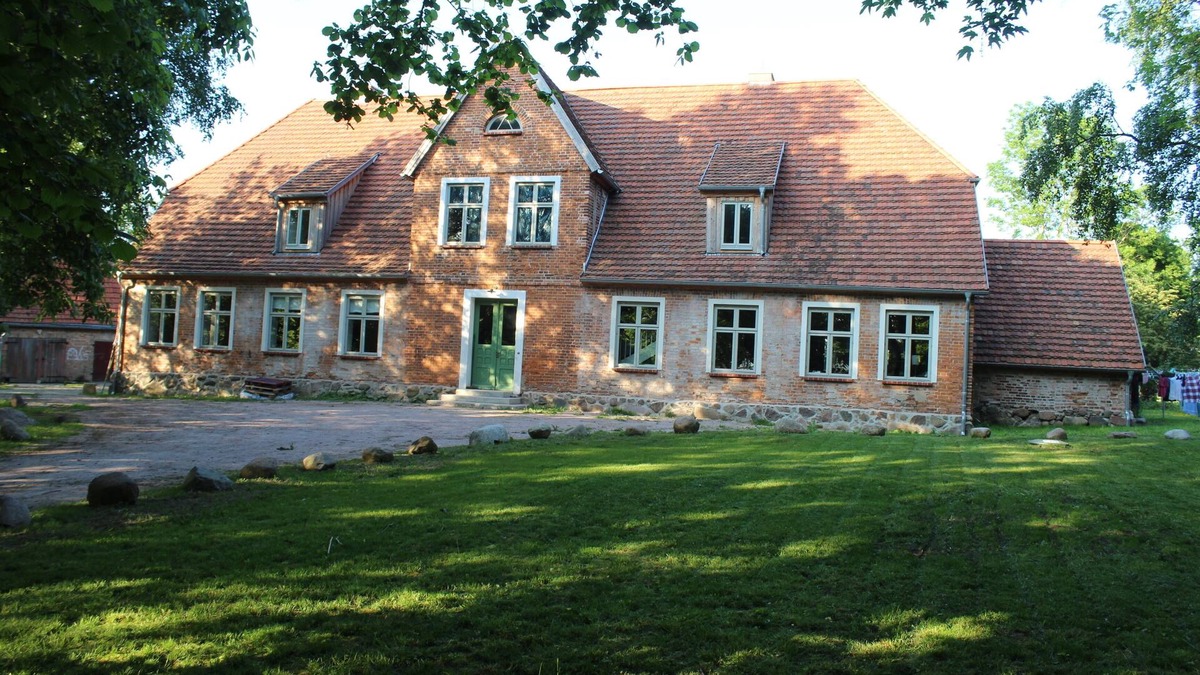 Dummerstorf Cottage | Holidays in the historic rectory near Rostock away from mass tourism