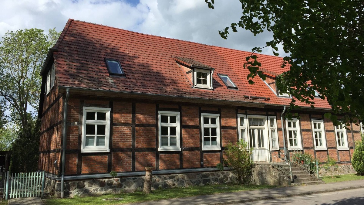 Ivenack Apartment | Holidays on Lake Ivenacker - cosiness in the attic with a view of the park