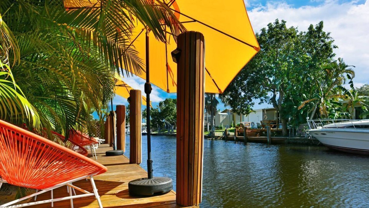 Nautilus Isle House | Holidays Sale | 20-40% discounts |Waterfront Dock | Beach 7min
