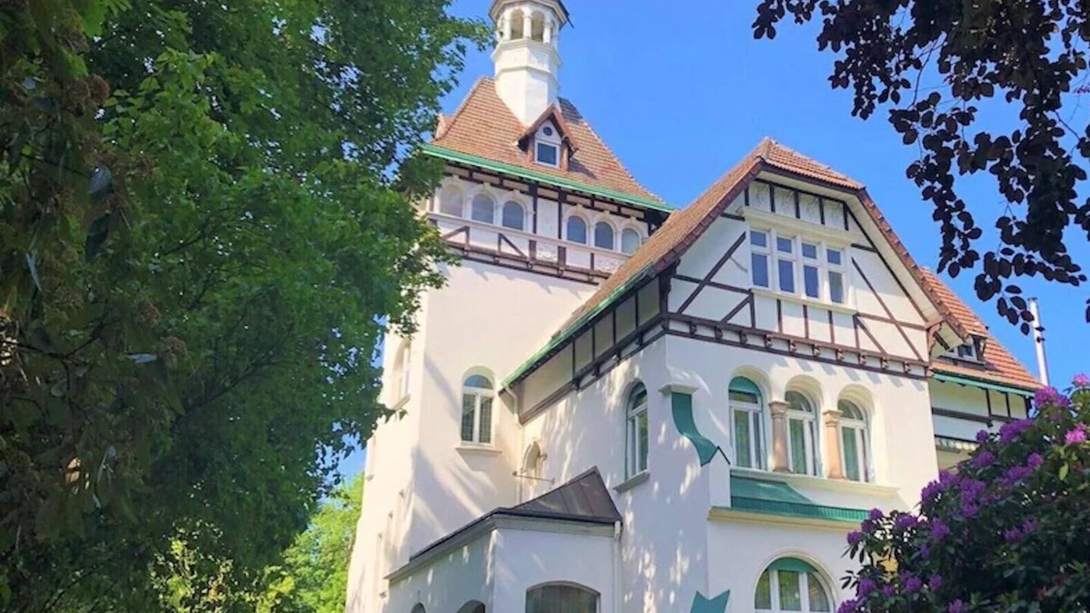 Ennepetal Villa | Holidays Villa EMG Dortmund Dusseldorf Cologne 20P