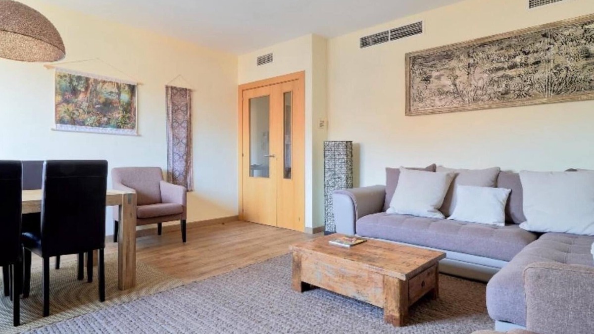 Parque Ayala Apartment | Holidays2Malaga Heroe de Sostoa with pool view