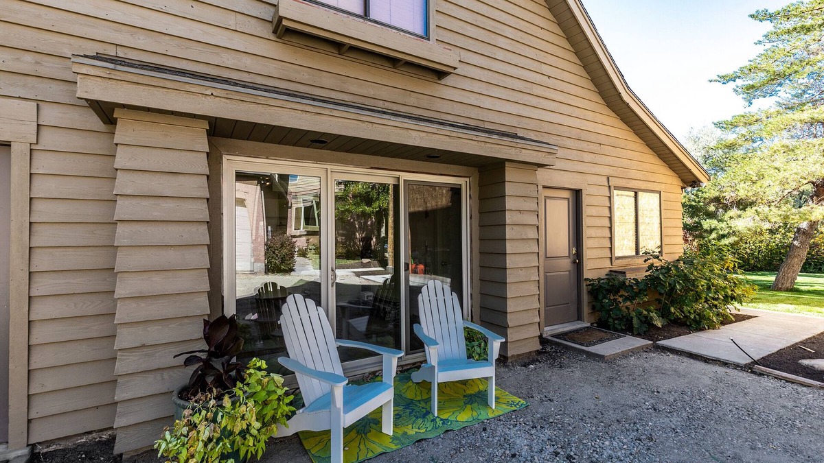 Holladay House | Holladay secluded boarding house