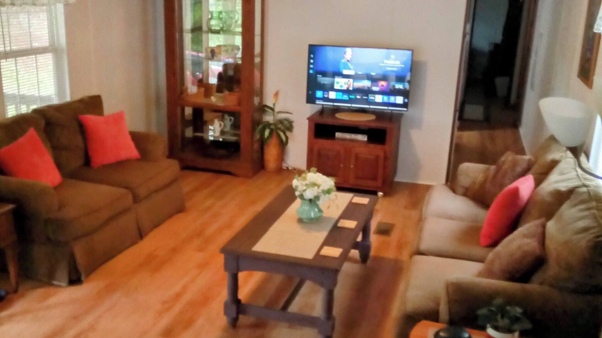 Franklin House | "Holland Hills" offers a clean, quiet, comfortable stay. Paved access. Nice area